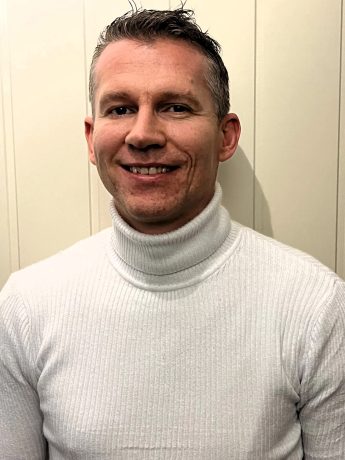 Stian Rudser er ansatt hos Hønefoss Transport AS